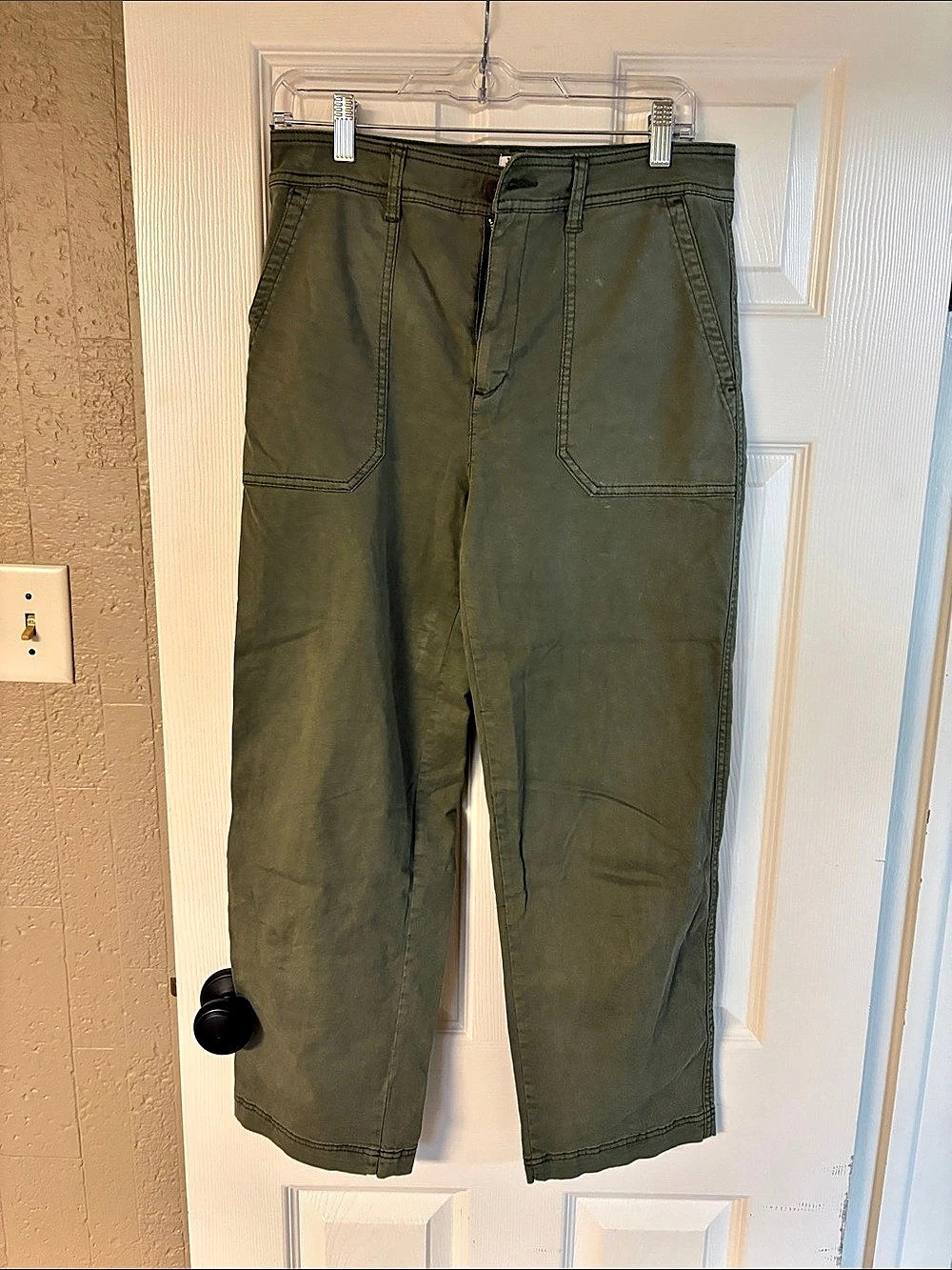 Gap Girlfriend Khaki Straight Leg Pants in Green Size 8